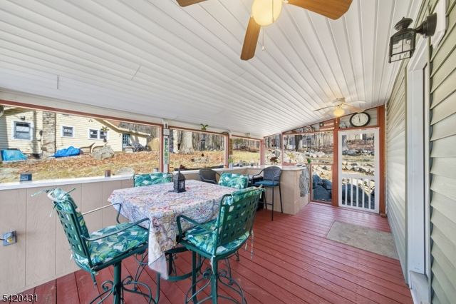 51 Lakeside Dr, Vernon Twp., NJ 07422