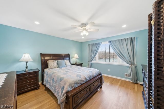 51 Lakeside Dr, Vernon Twp., NJ 07422