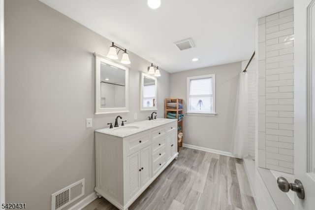 51 Lakeside Dr, Vernon Twp., NJ 07422