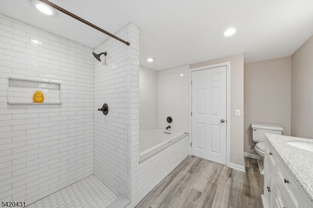 51 Lakeside Dr, Vernon Twp., NJ 07422