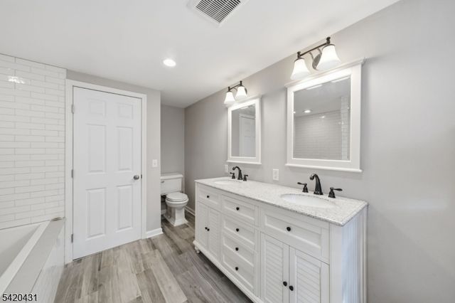 51 Lakeside Dr, Vernon Twp., NJ 07422