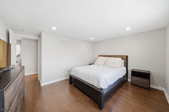 51 Lakeside Dr, Vernon Twp., NJ 07422