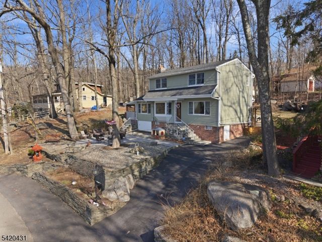 51 Lakeside Dr, Vernon Twp., NJ 07422