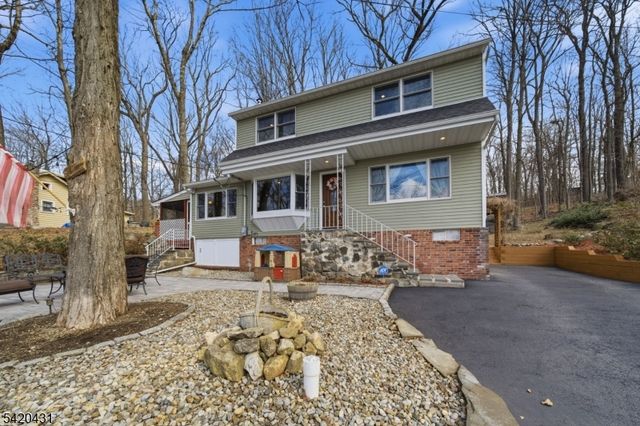 51 Lakeside Dr, Vernon Twp., NJ 07422