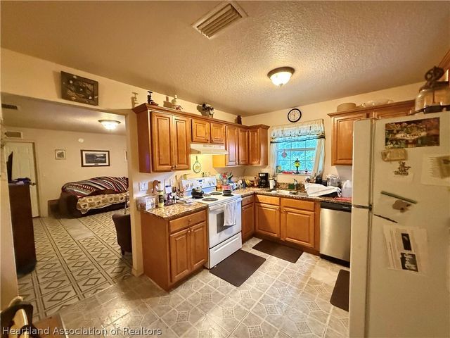 2200 W Flamingo Road, Avon Park, FL 33825