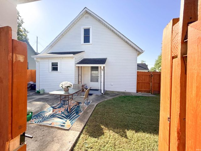 410 Howard Street, Shelbyville, IN 46176