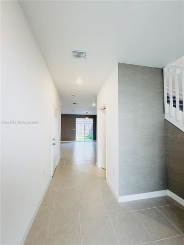 663 SE 13th St Circle ., Homestead, FL 33034
