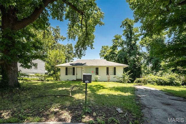 7836 Tuxedo Court, St Louis, MO 63135