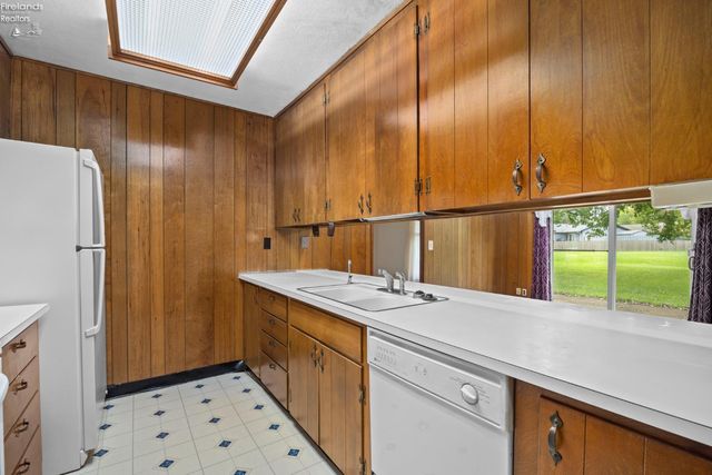 5638 Mills Creek, North Ridgeville, OH 44039