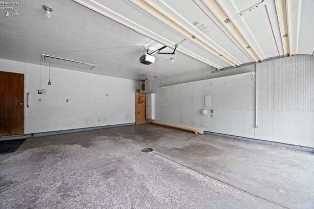 5638 Mills Creek, North Ridgeville, OH 44039