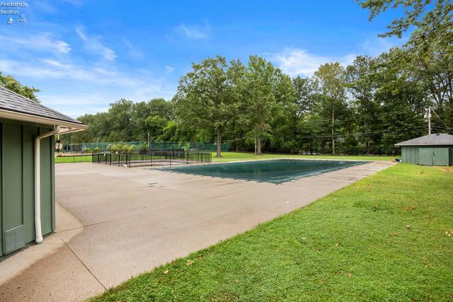 5638 Mills Creek, North Ridgeville, OH 44039