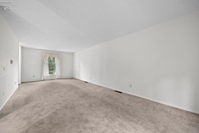 5638 Mills Creek, North Ridgeville, OH 44039