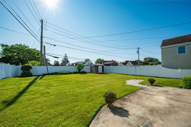 471 Division Avenue, Hicksville, NY 11801
