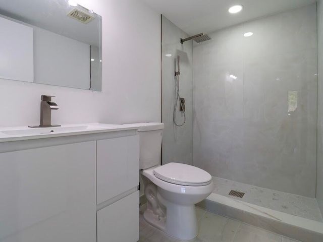 614 Sea Pine Way H2, Greenacres, FL 33415