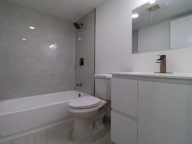 614 Sea Pine Way H2, Greenacres, FL 33415