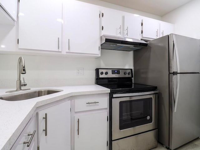 614 Sea Pine Way H2, Greenacres, FL 33415