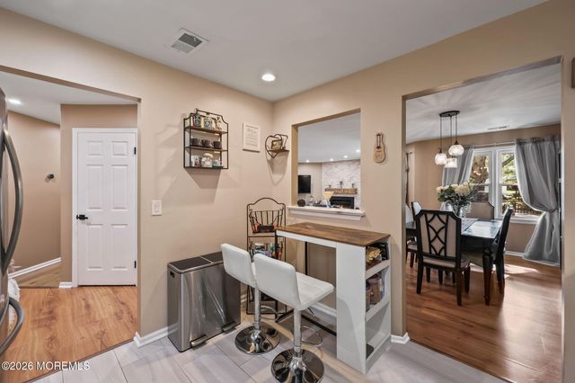 25 Sandpiper Drive, Sayreville, NJ 08859