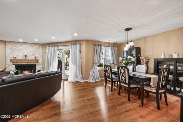 25 Sandpiper Drive, Sayreville, NJ 08859