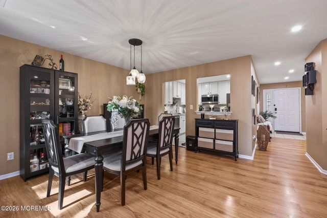 25 Sandpiper Drive, Sayreville, NJ 08859