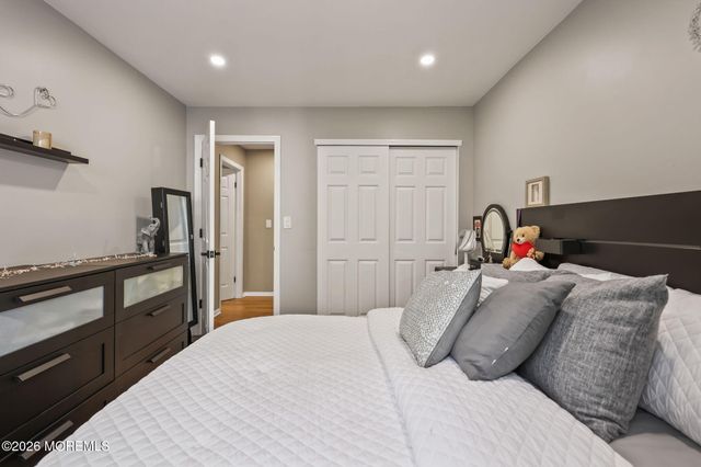 25 Sandpiper Drive, Sayreville, NJ 08859