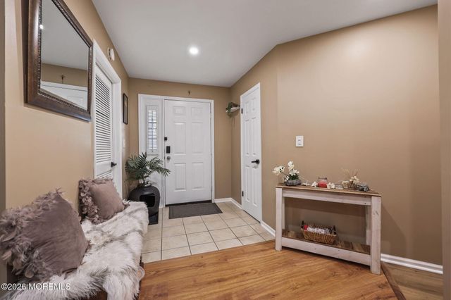 25 Sandpiper Drive, Sayreville, NJ 08859