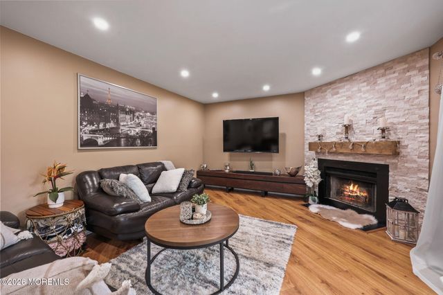 25 Sandpiper Drive, Sayreville, NJ 08859