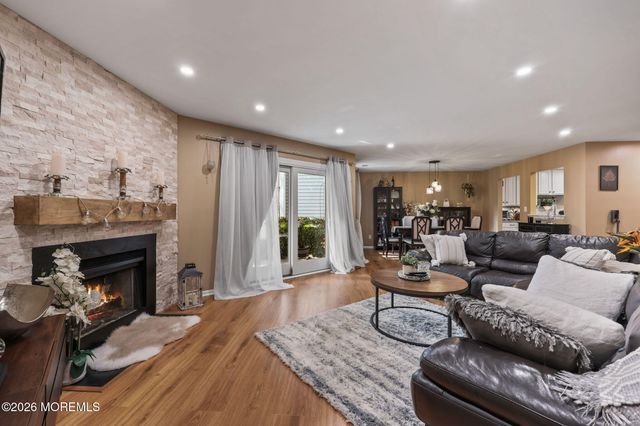 25 Sandpiper Drive, Sayreville, NJ 08859