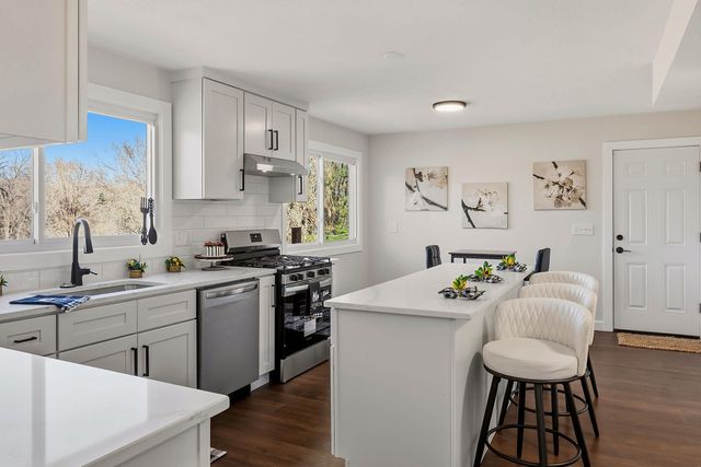 2663 S Coon Creek Drive, Andover, MN 55304