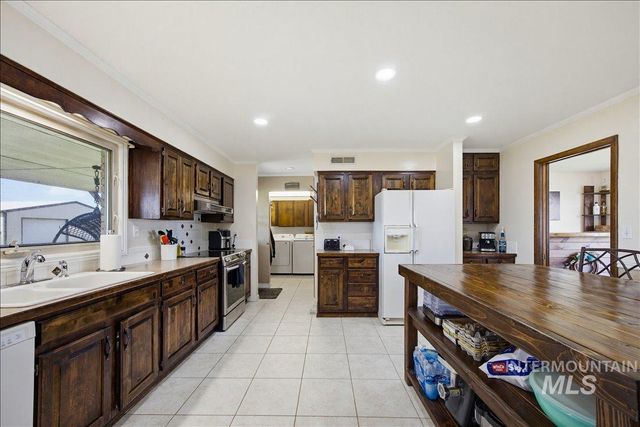 1901 S Ten Mile Rd, Meridian, ID 83642
