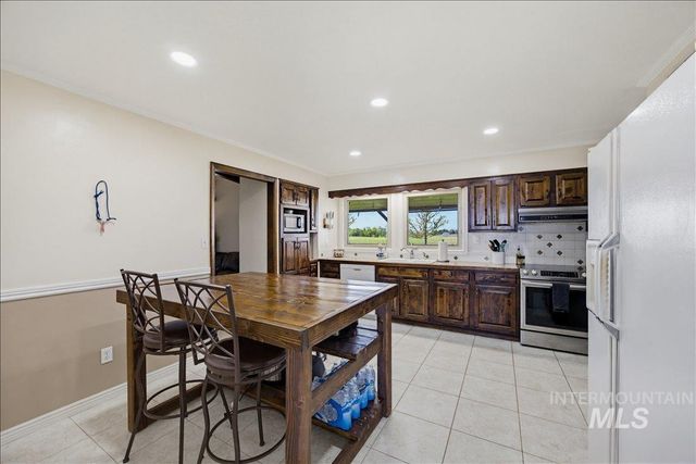 1901 S Ten Mile Rd, Meridian, ID 83642