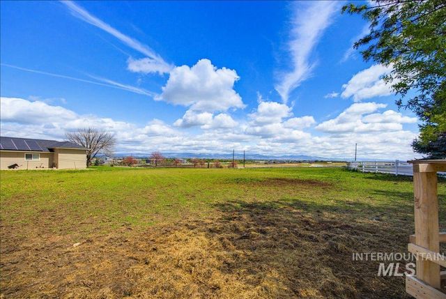 1901 S Ten Mile Rd, Meridian, ID 83642