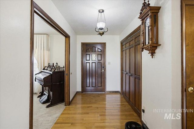 1901 S Ten Mile Rd, Meridian, ID 83642