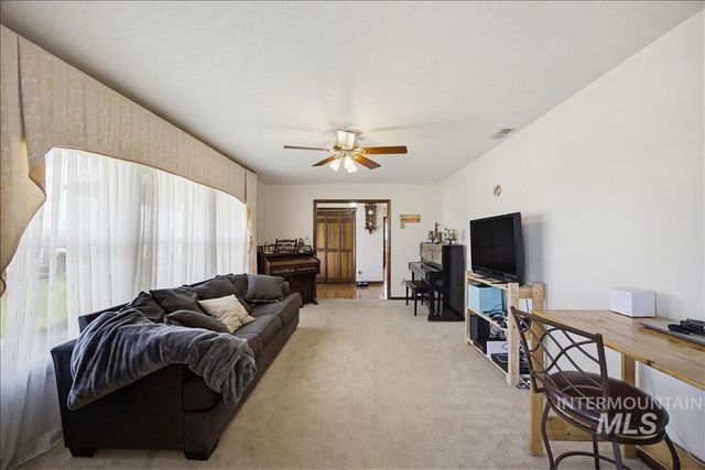 1901 S Ten Mile Rd, Meridian, ID 83642