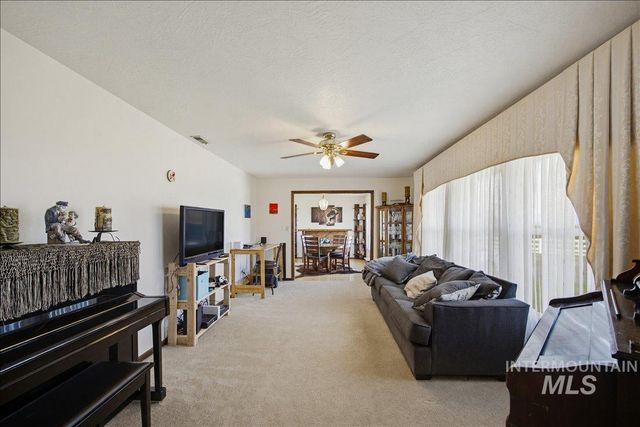 1901 S Ten Mile Rd, Meridian, ID 83642