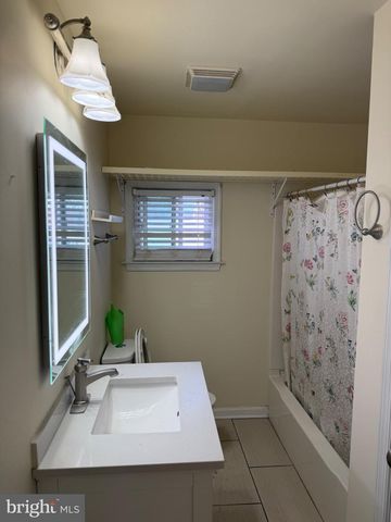 7 RUTHERFORD RD, Harrisburg, PA 17109