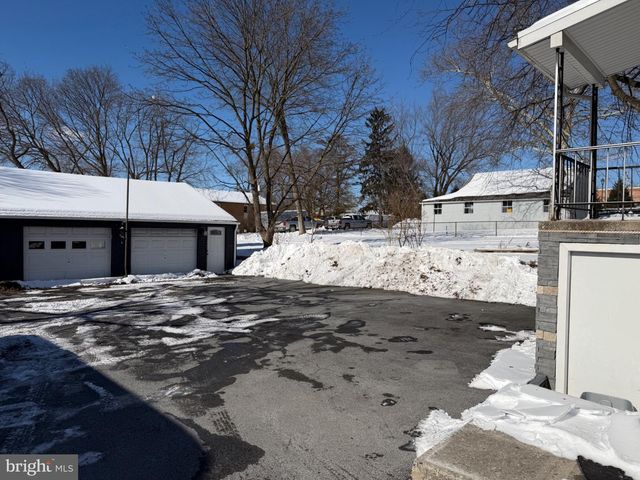 7 RUTHERFORD RD, Harrisburg, PA 17109