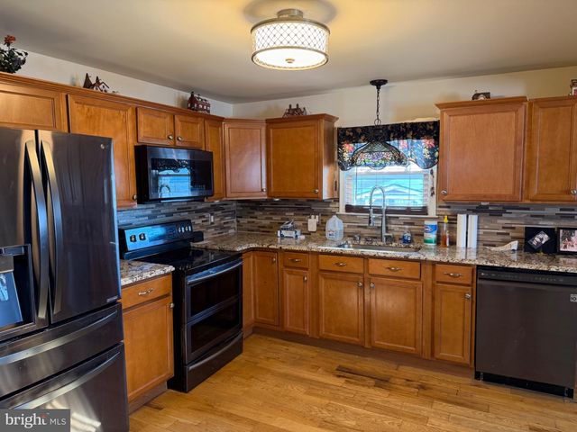 7 RUTHERFORD RD, Harrisburg, PA 17109