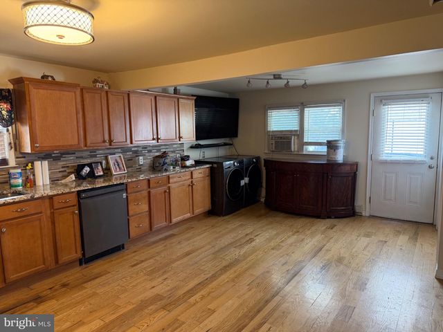 7 RUTHERFORD RD, Harrisburg, PA 17109