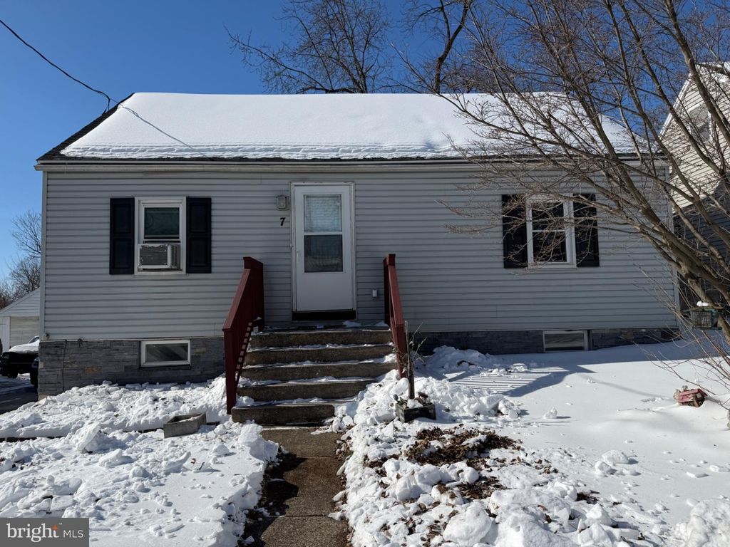 7 RUTHERFORD RD, Harrisburg, PA 17109