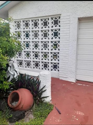 7516 NW 67th Ave, Tamarac, FL 33321