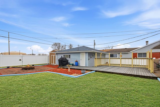 8023 Richard Street, Highland, IN 46322