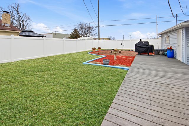 8023 Richard Street, Highland, IN 46322