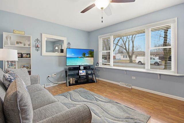 8023 Richard Street, Highland, IN 46322