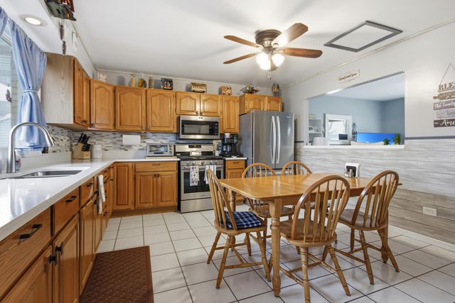 8023 Richard Street, Highland, IN 46322