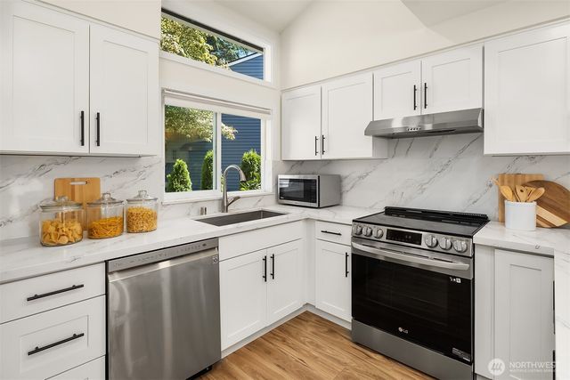 13216 NE 139th Place, Kirkland, WA 98034