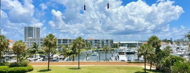 1030 Us Highway 1 302, North Palm Beach, FL 33408