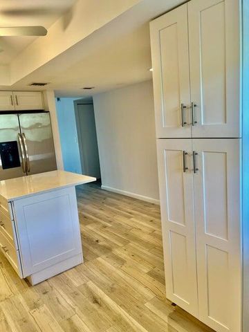 1030 Us Highway 1 302, North Palm Beach, FL 33408