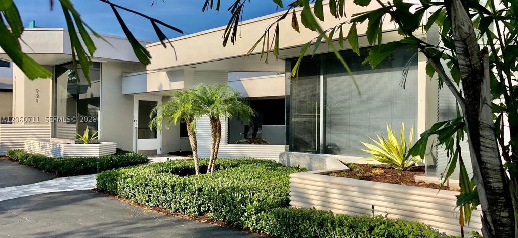 721 NE 3rd Ave, Fort Lauderdale, FL 33304