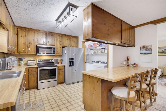 1090 Hickory Road, Canton, GA 30115