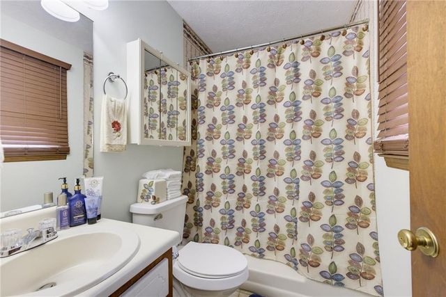 1090 Hickory Road, Canton, GA 30115